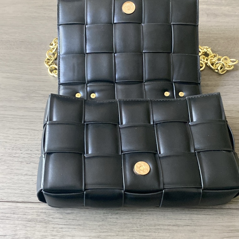 Urban Expressions Elegant Black Quilted Chain Bag in Black - Picture 3 of 6